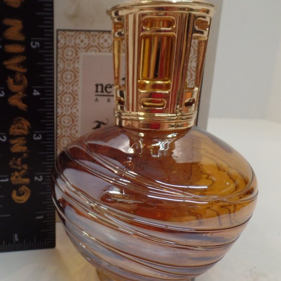 New Leaf Aromas Effusion Fragrance Lamp No Wick Beautiful Colored Glass Gold Top - Picture 5 of 9